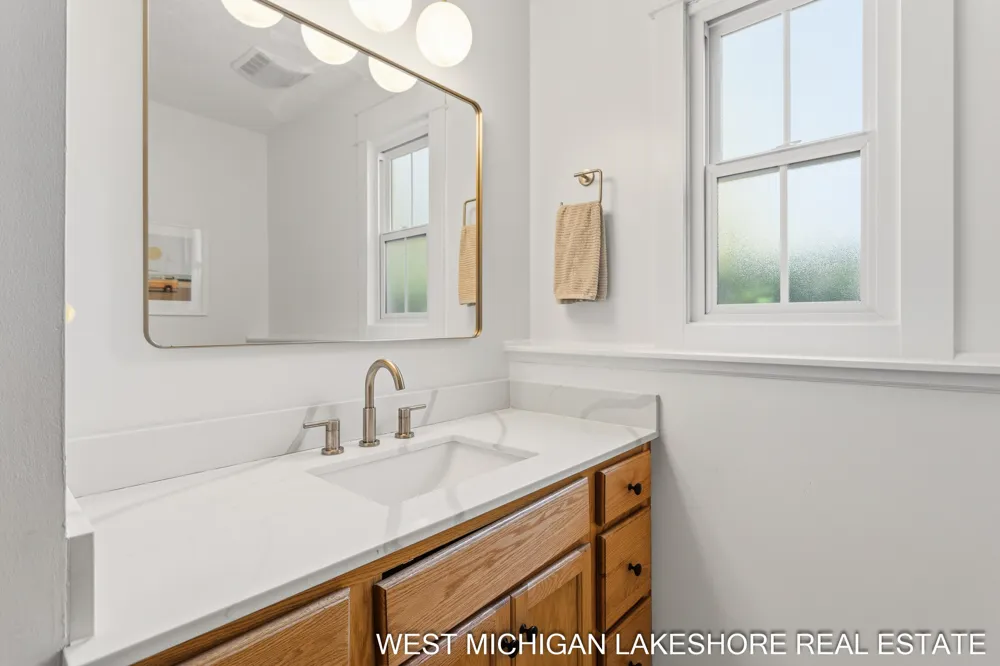 3260 Lorrimar Lane Saugatuck, MI 49453