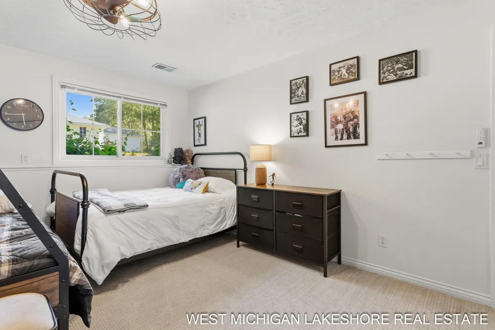 3260 Lorrimar Lane Saugatuck, MI 49453