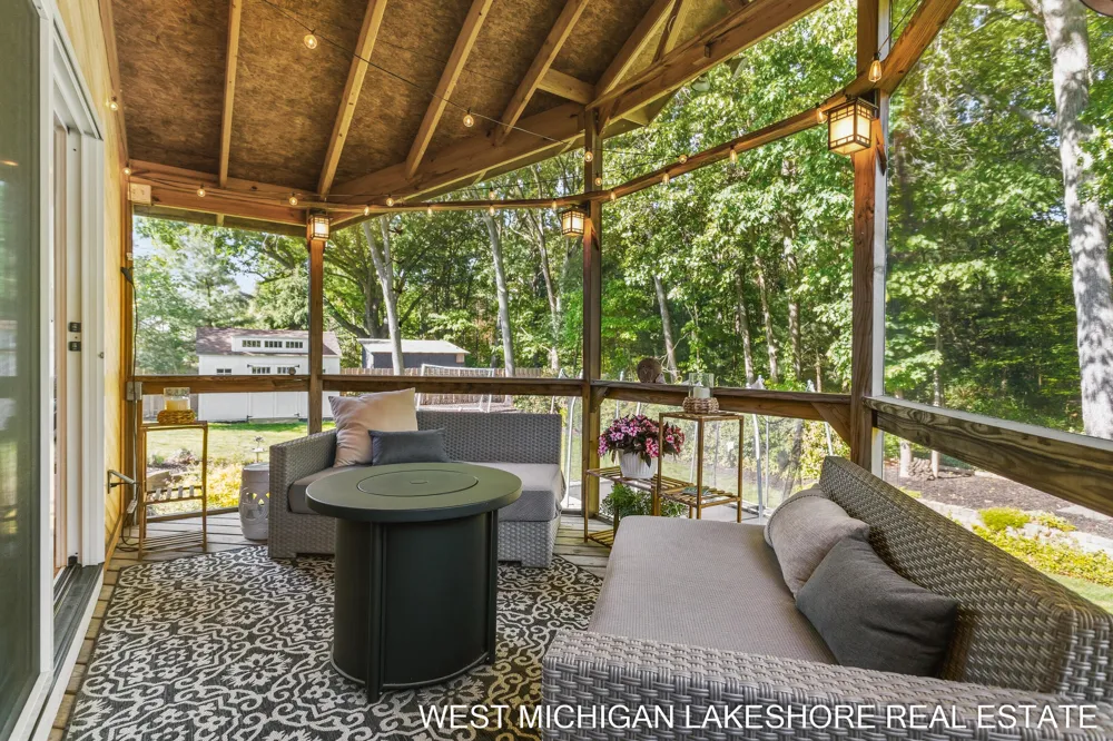 3260 Lorrimar Lane Saugatuck, MI 49453