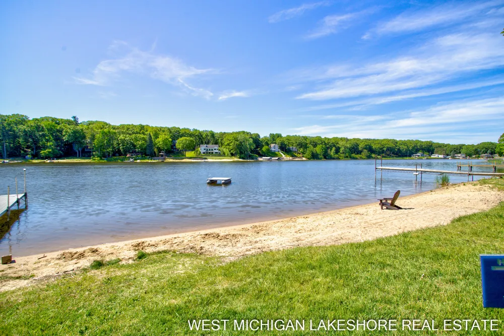 3260 Lorrimar Lane Saugatuck, MI 49453