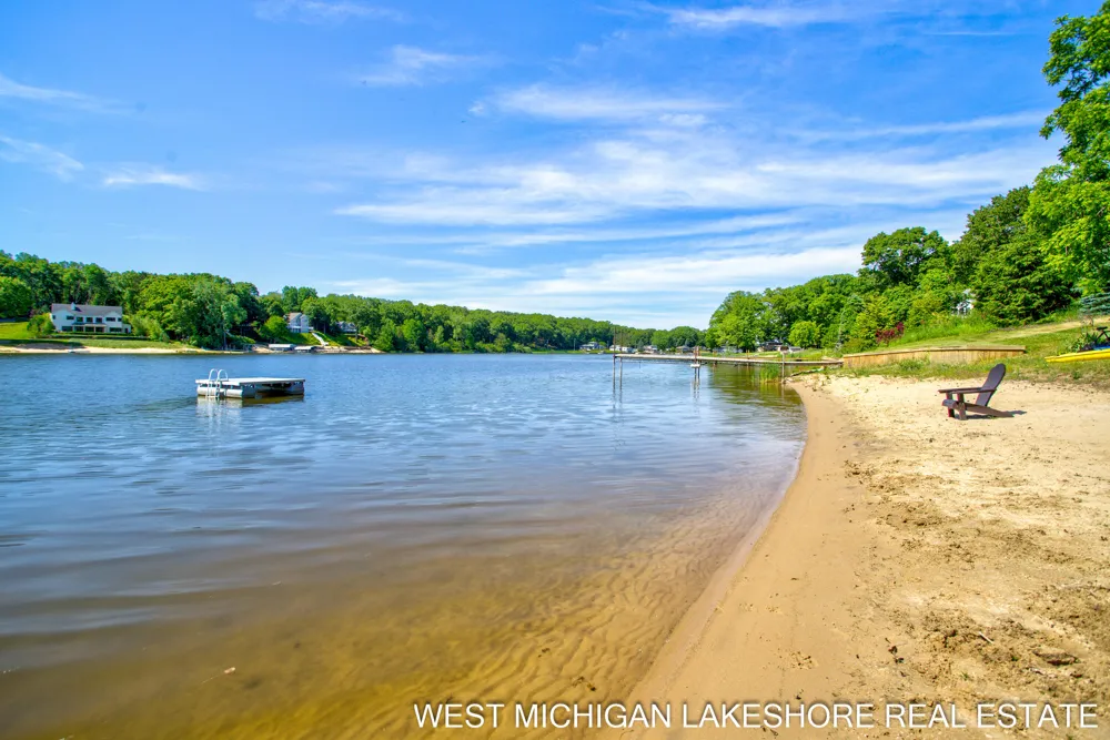 3260 Lorrimar Lane Saugatuck, MI 49453