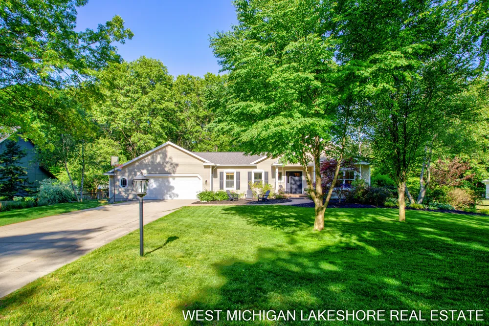 3260 Lorrimar Lane Saugatuck, MI 49453