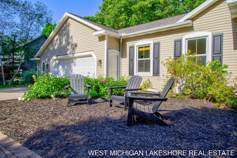 3260 Lorrimar Lane Saugatuck, MI 49453