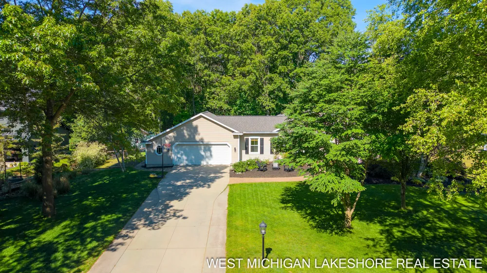 3260 Lorrimar Lane Saugatuck, MI 49453