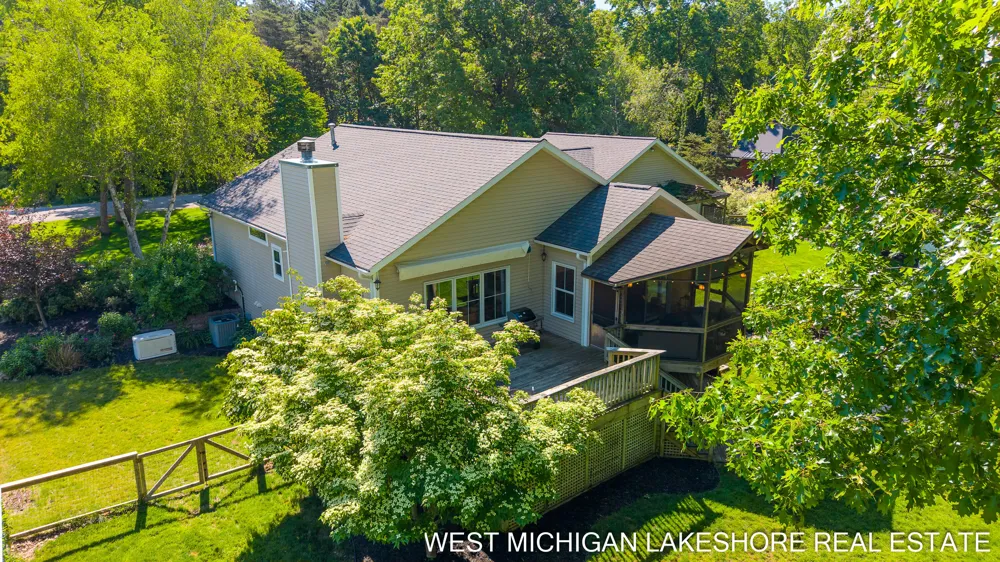 3260 Lorrimar Lane Saugatuck, MI 49453