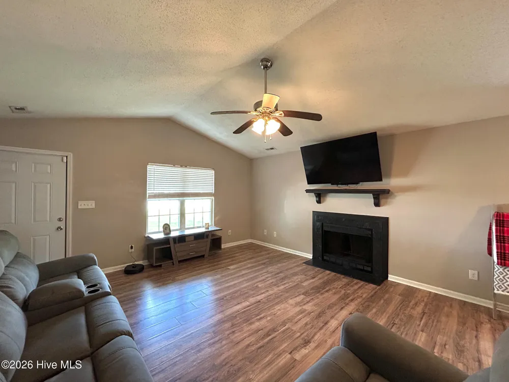 152 Horse Shoe Bend Jacksonville, NC 28546