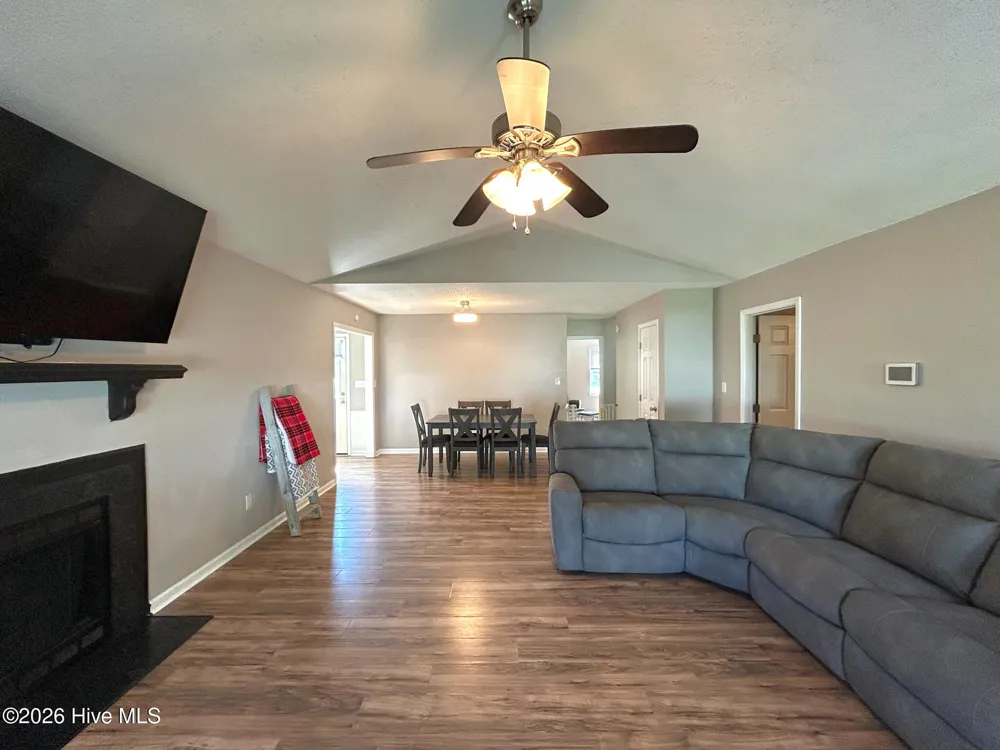152 Horse Shoe Bend Jacksonville, NC 28546