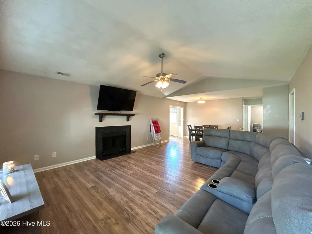 152 Horse Shoe Bend Jacksonville, NC 28546