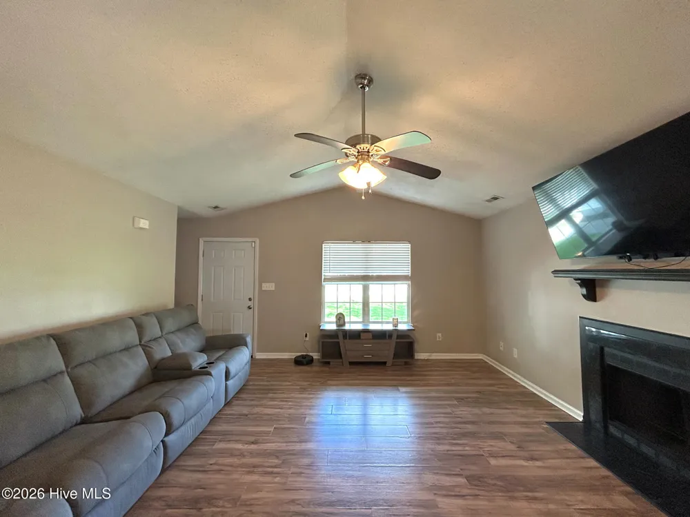 152 Horse Shoe Bend Jacksonville, NC 28546