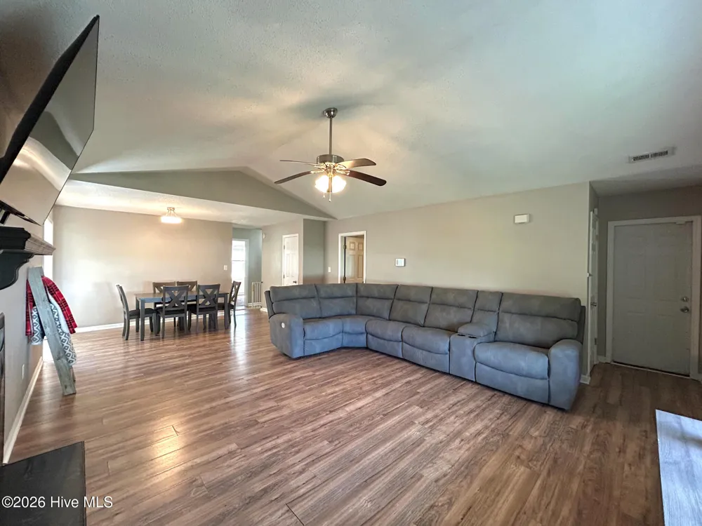 152 Horse Shoe Bend Jacksonville, NC 28546