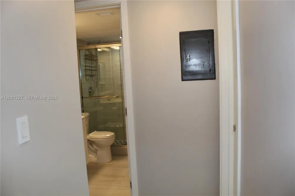 6780 W 2nd Ct #401 Hialeah, FL 33012