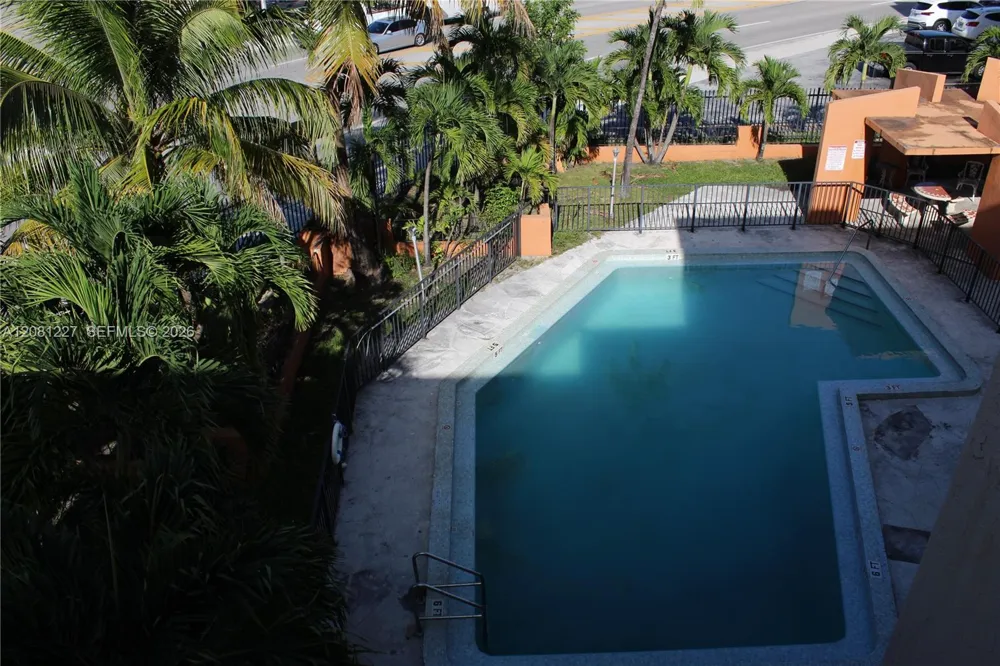 6780 W 2nd Ct #401 Hialeah, FL 33012