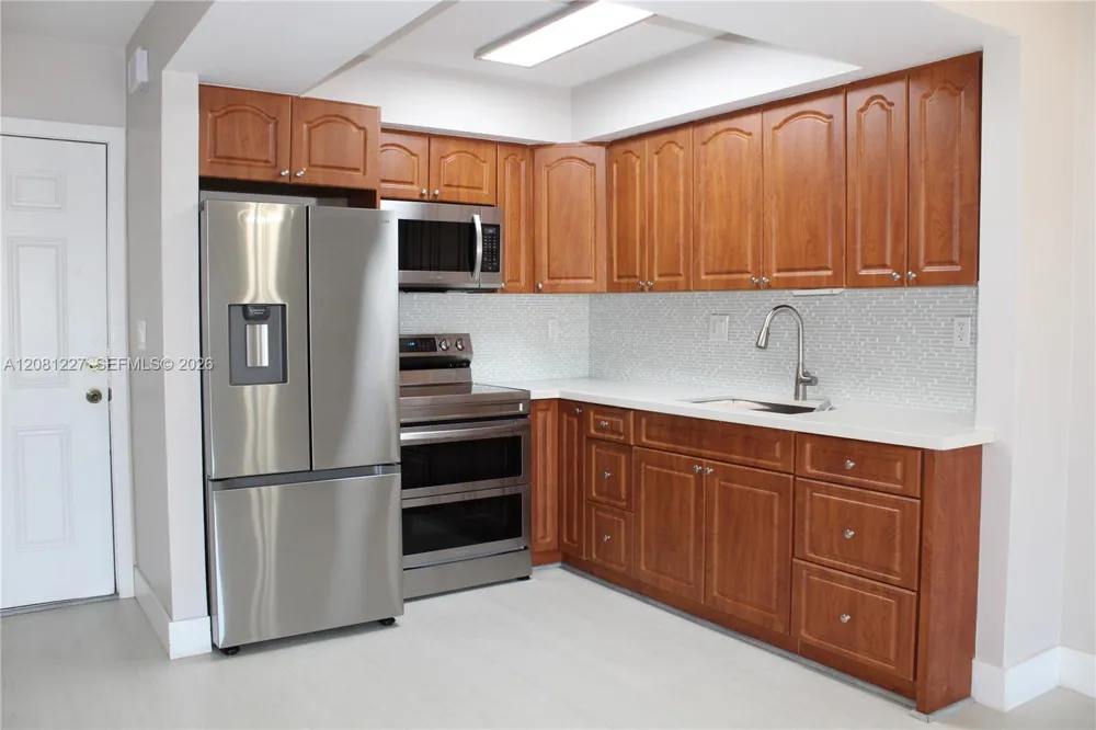 6780 W 2nd Ct #401 Hialeah, FL 33012
