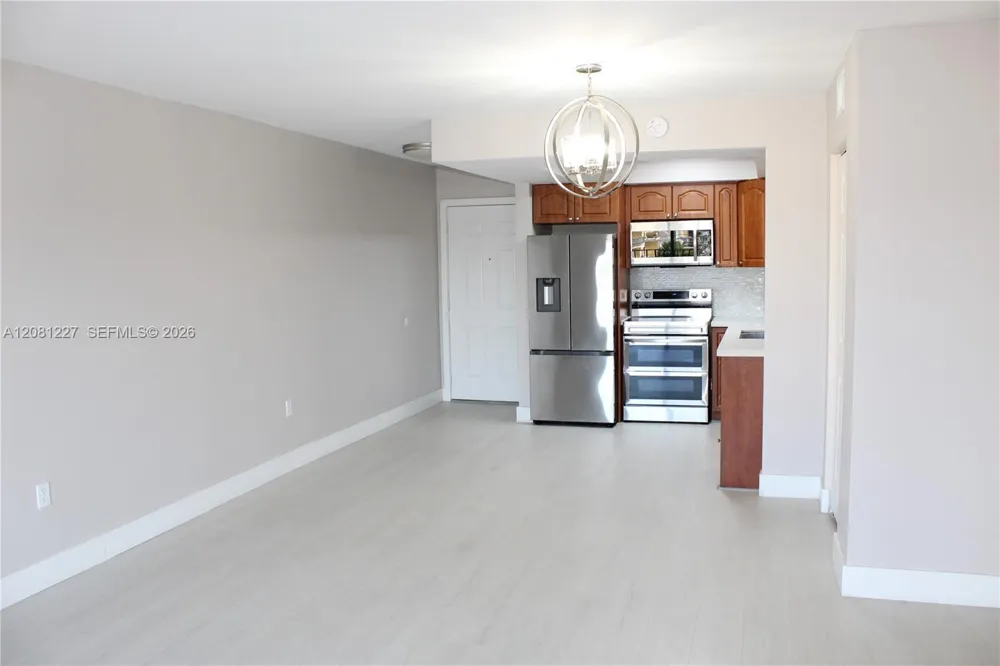 6780 W 2nd Ct #401 Hialeah, FL 33012