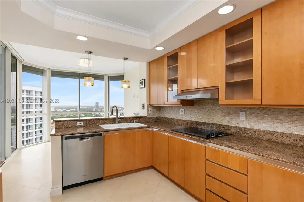 21150 Point PL #LPH 2902 Aventura, FL 33180