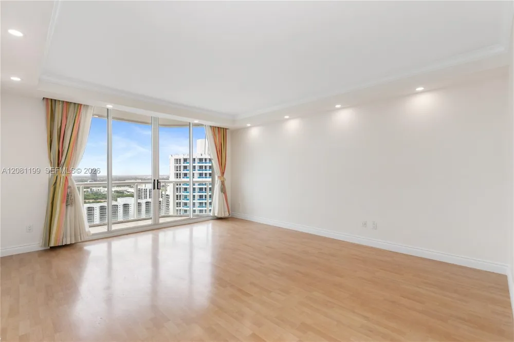 21150 Point PL #LPH 2902 Aventura, FL 33180