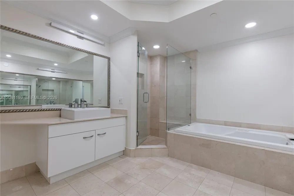 21150 Point PL #LPH 2902 Aventura, FL 33180