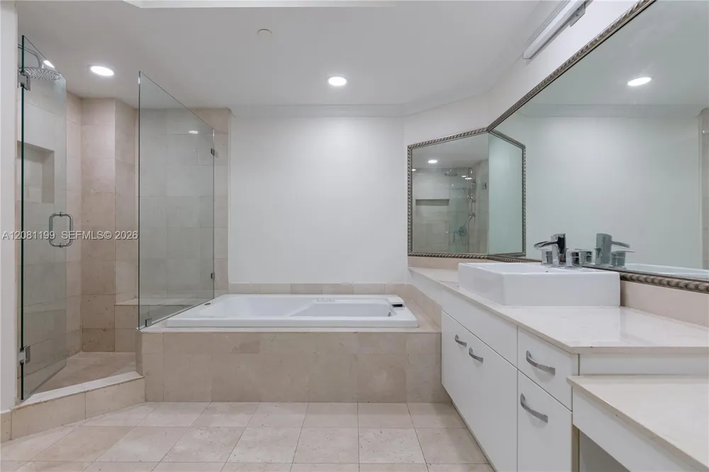 21150 Point PL #LPH 2902 Aventura, FL 33180