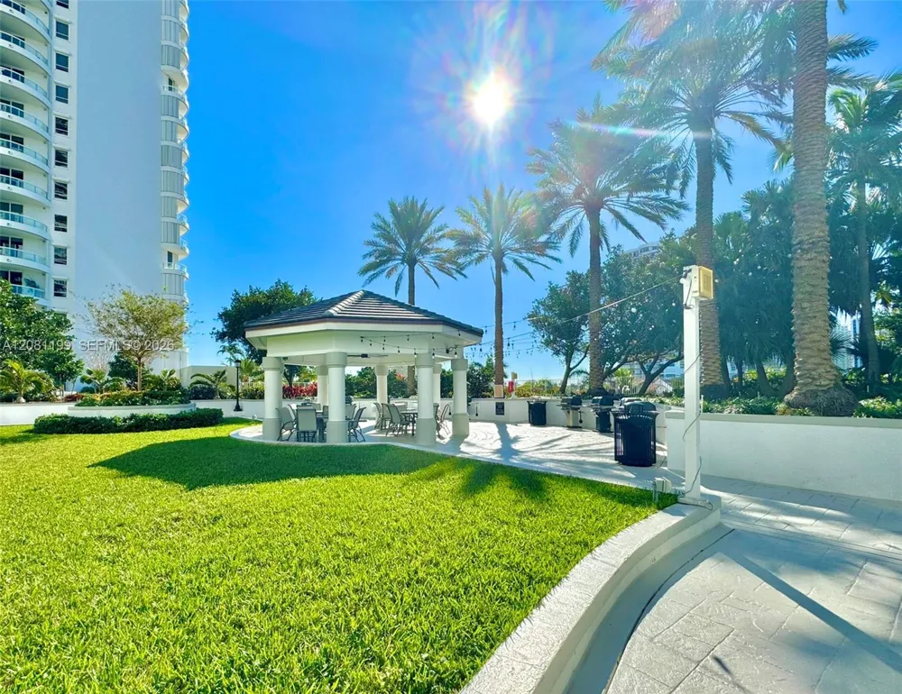 21150 Point PL #LPH 2902 Aventura, FL 33180