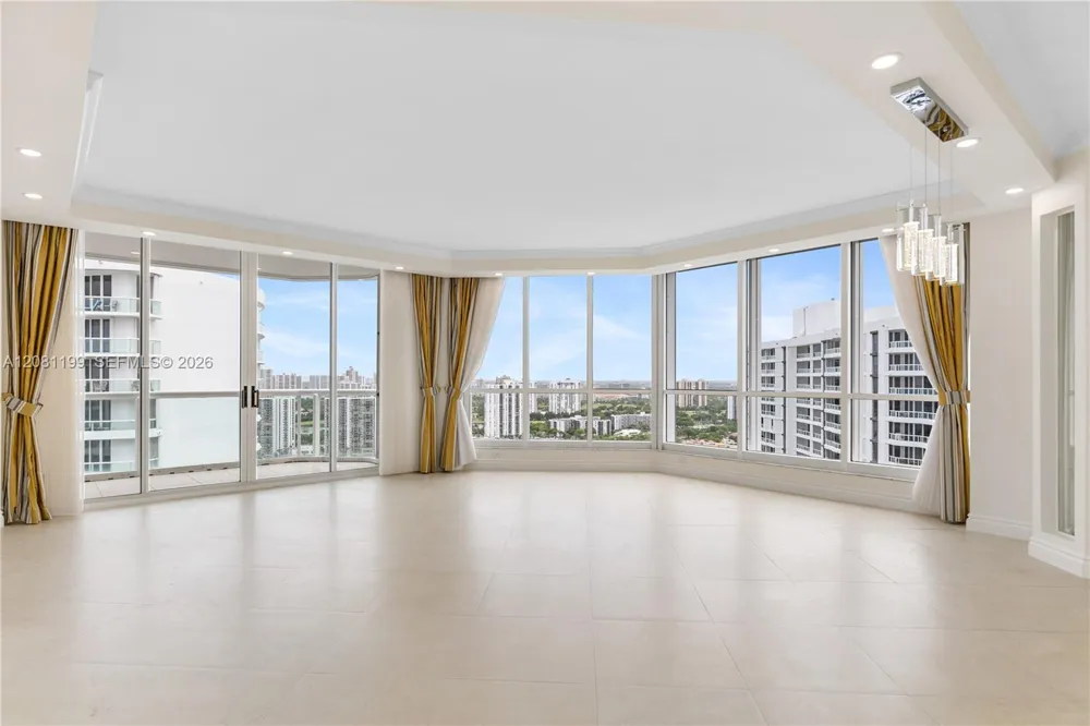 21150 Point PL #LPH 2902 Aventura, FL 33180