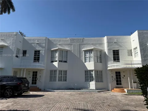 1457 MERIDIAN AV #103