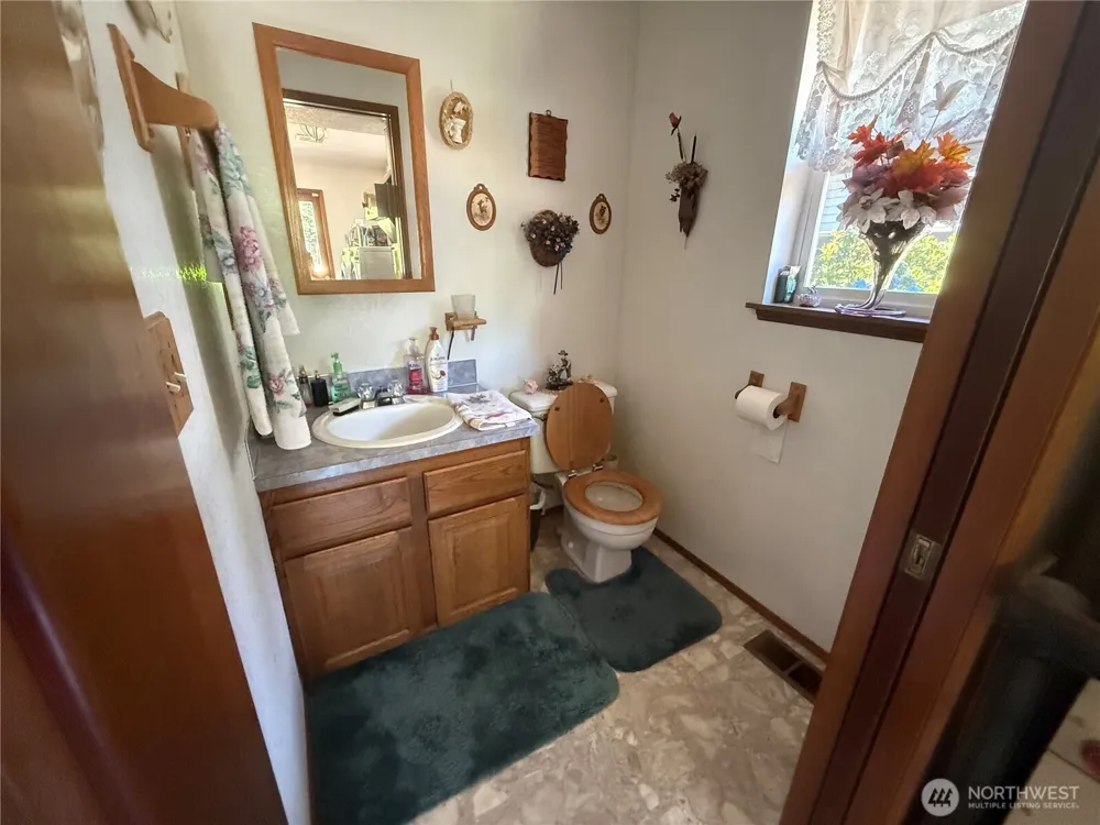 82 NE Miller Road Belfair, WA 98528