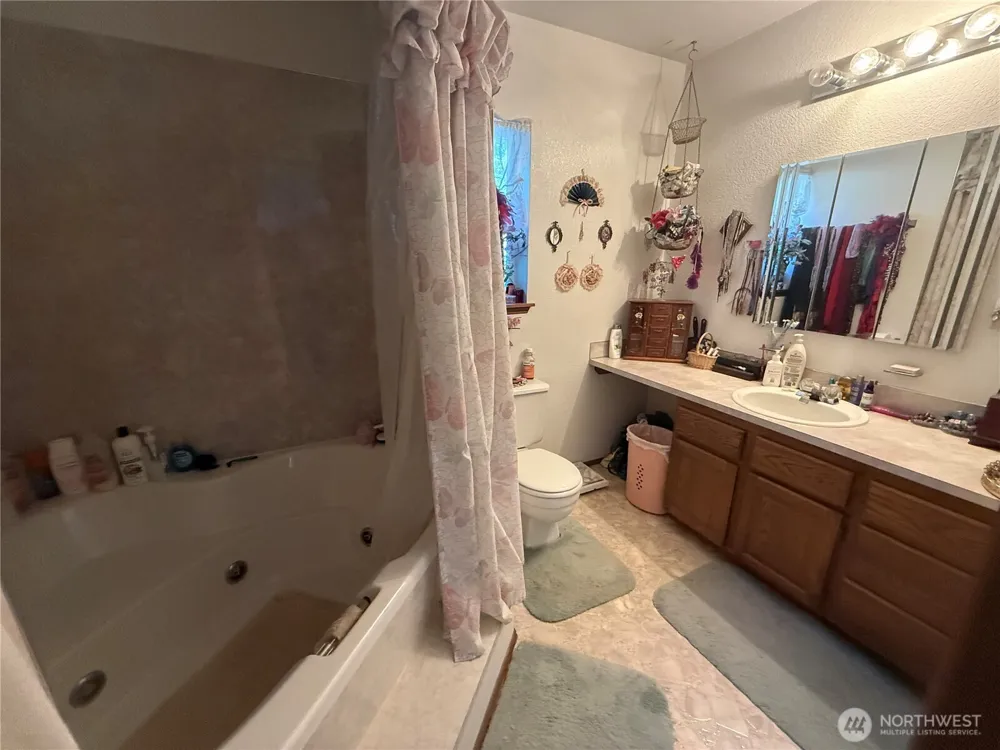 82 NE Miller Road Belfair, WA 98528