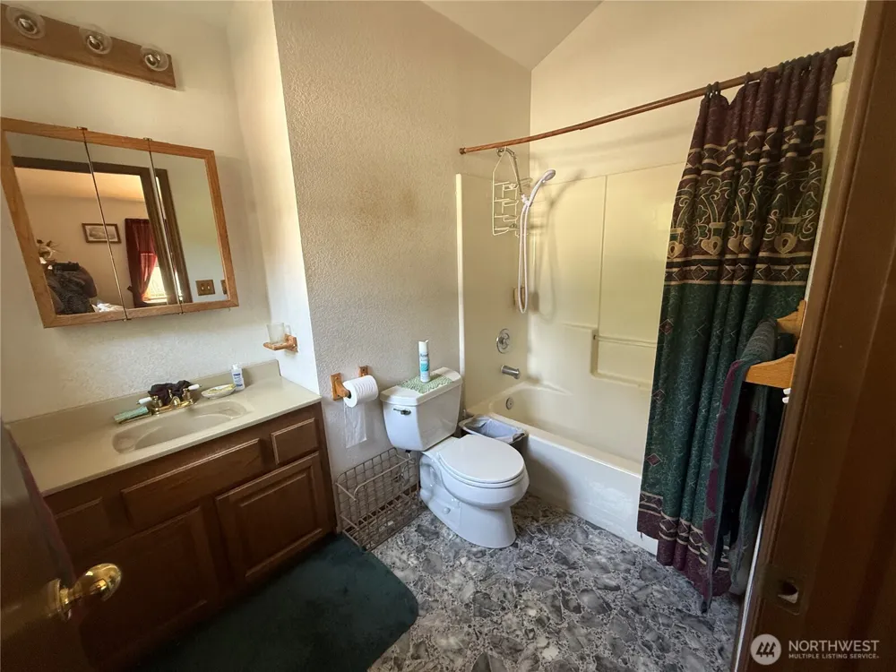 82 NE Miller Road Belfair, WA 98528