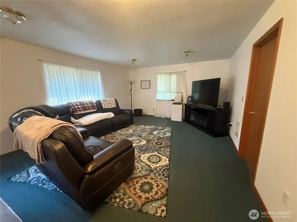 82 NE Miller Road Belfair, WA 98528