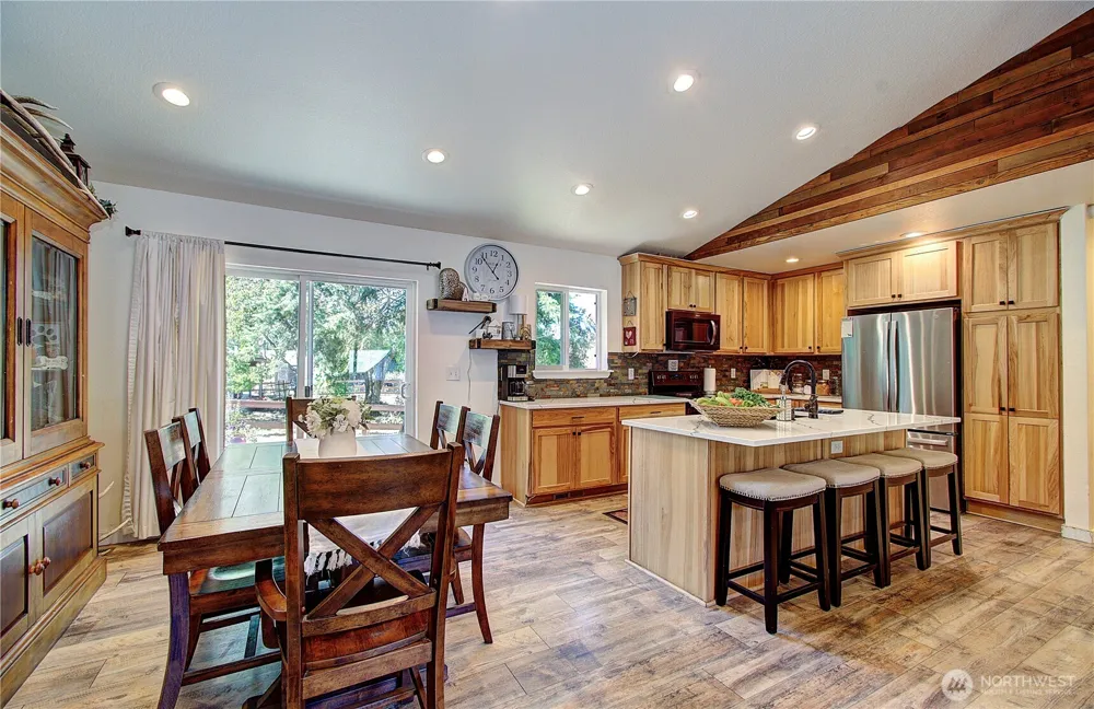 275 Studebaker Spur 2 Road Castle Rock, WA 98611