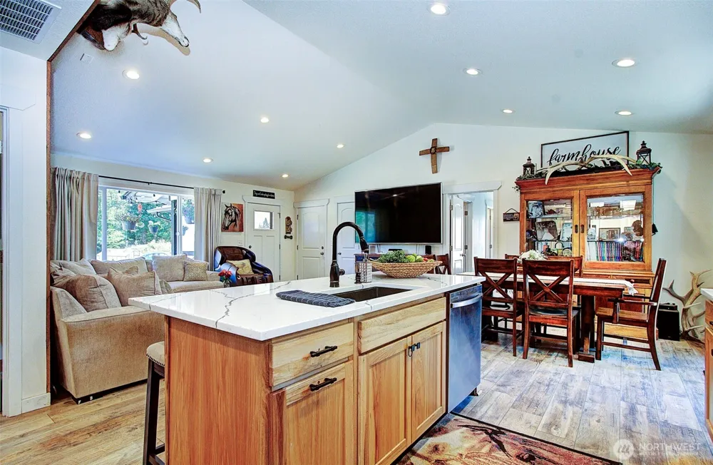 275 Studebaker Spur 2 Road Castle Rock, WA 98611