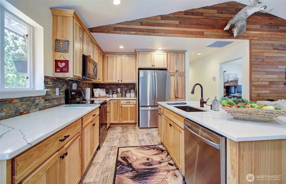 275 Studebaker Spur 2 Road Castle Rock, WA 98611