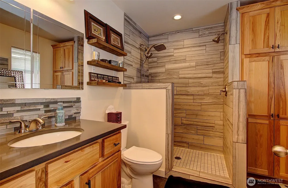 275 Studebaker Spur 2 Road Castle Rock, WA 98611