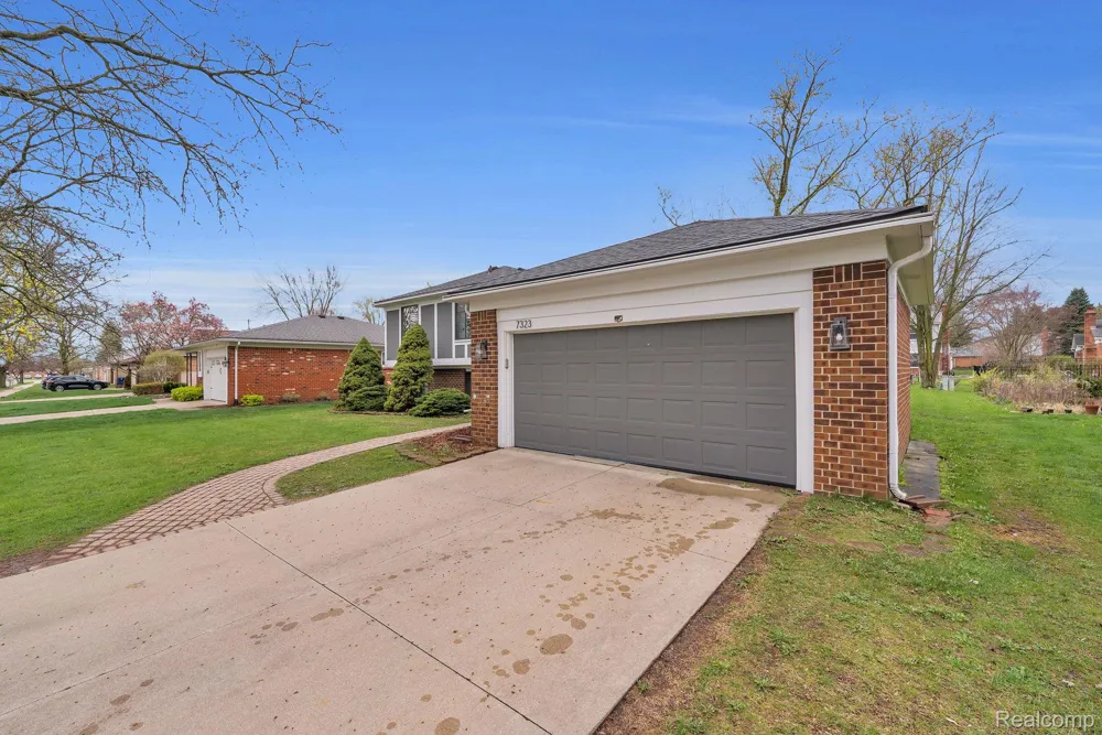 7323 Burgundy Street Canton Charter Township, MI 48187