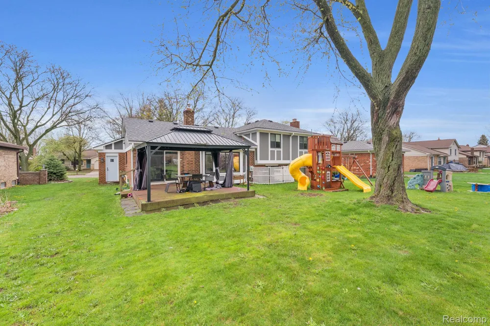 7323 Burgundy Street Canton Charter Township, MI 48187