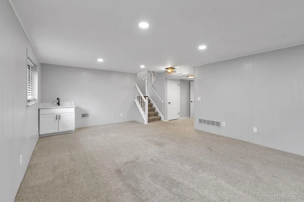 7323 Burgundy Street Canton Charter Township, MI 48187