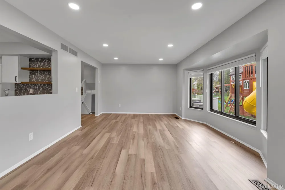 7323 Burgundy Street Canton Charter Township, MI 48187