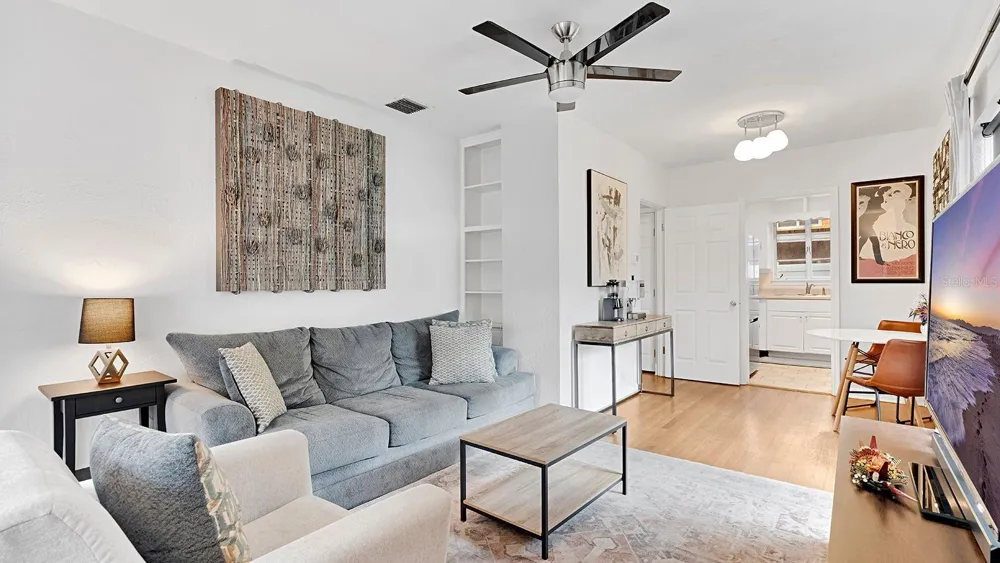 1812 JANICE AVENUE Orlando, FL 32803