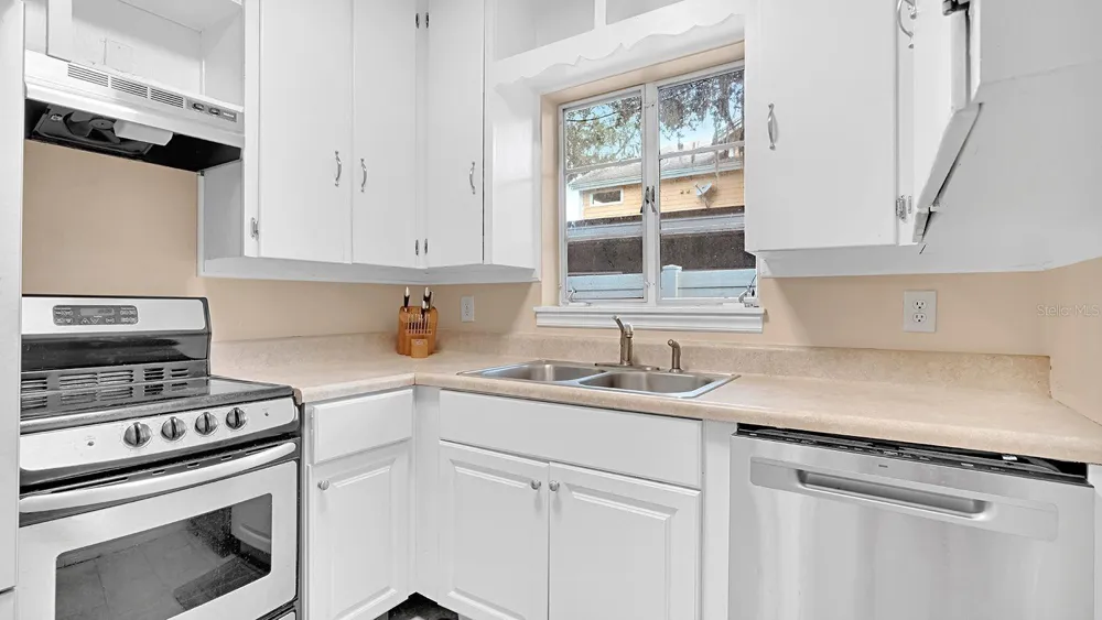 1812 JANICE AVENUE Orlando, FL 32803