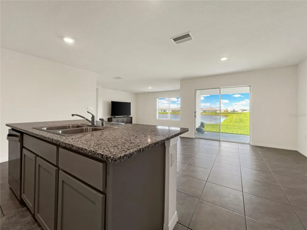 822 WILL SCARLETT AVENUE Ruskin, FL 33570