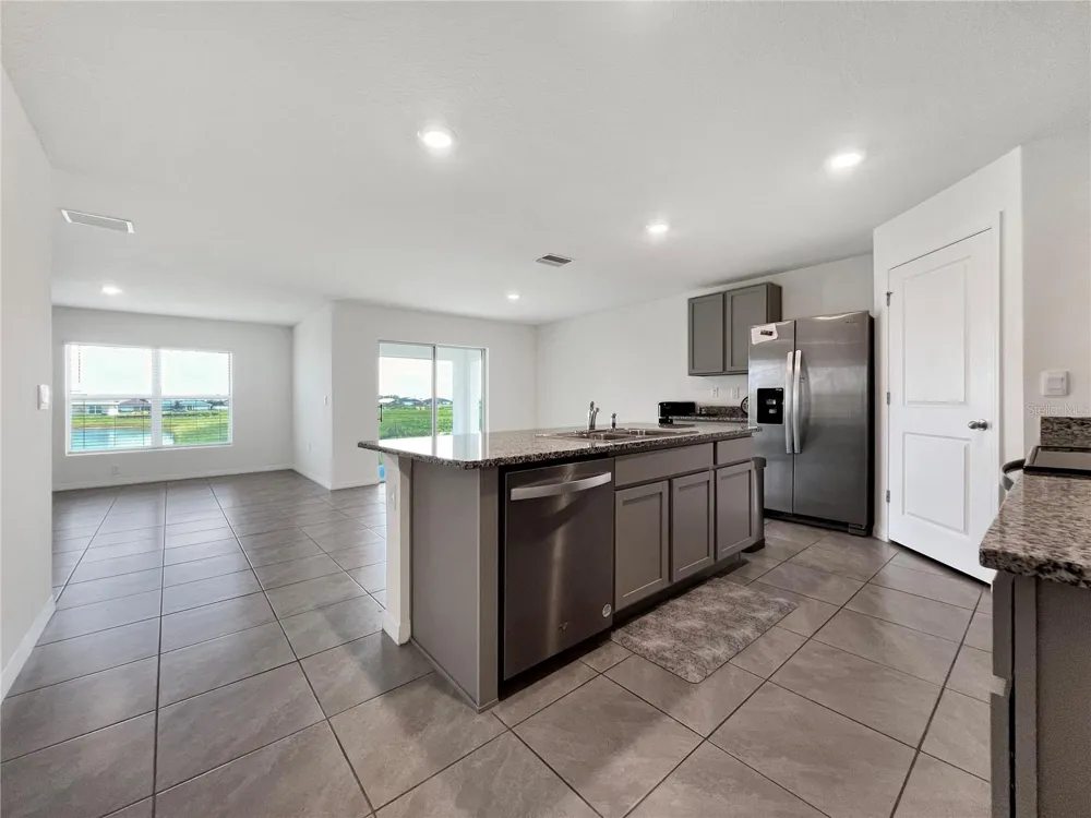 822 WILL SCARLETT AVENUE Ruskin, FL 33570