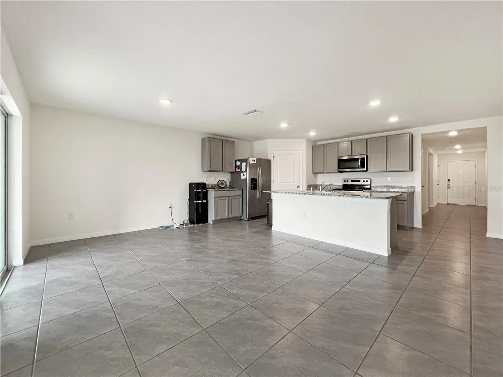 822 WILL SCARLETT AVENUE Ruskin, FL 33570
