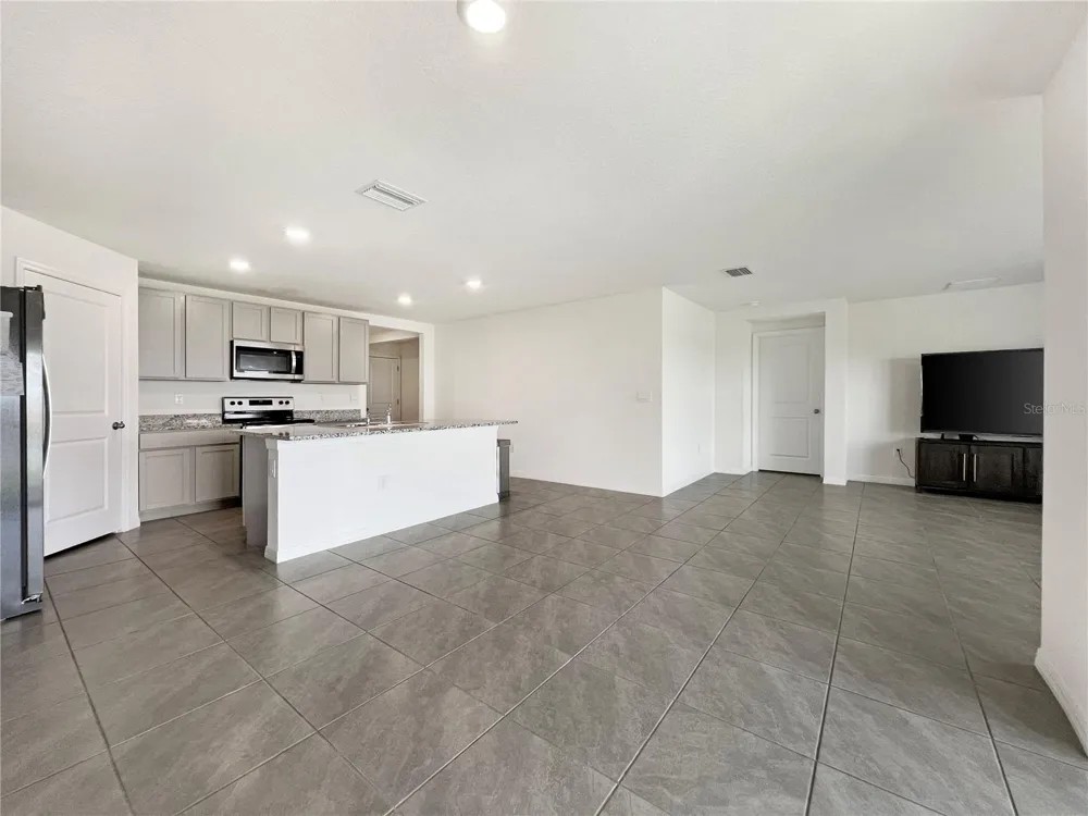 822 WILL SCARLETT AVENUE Ruskin, FL 33570