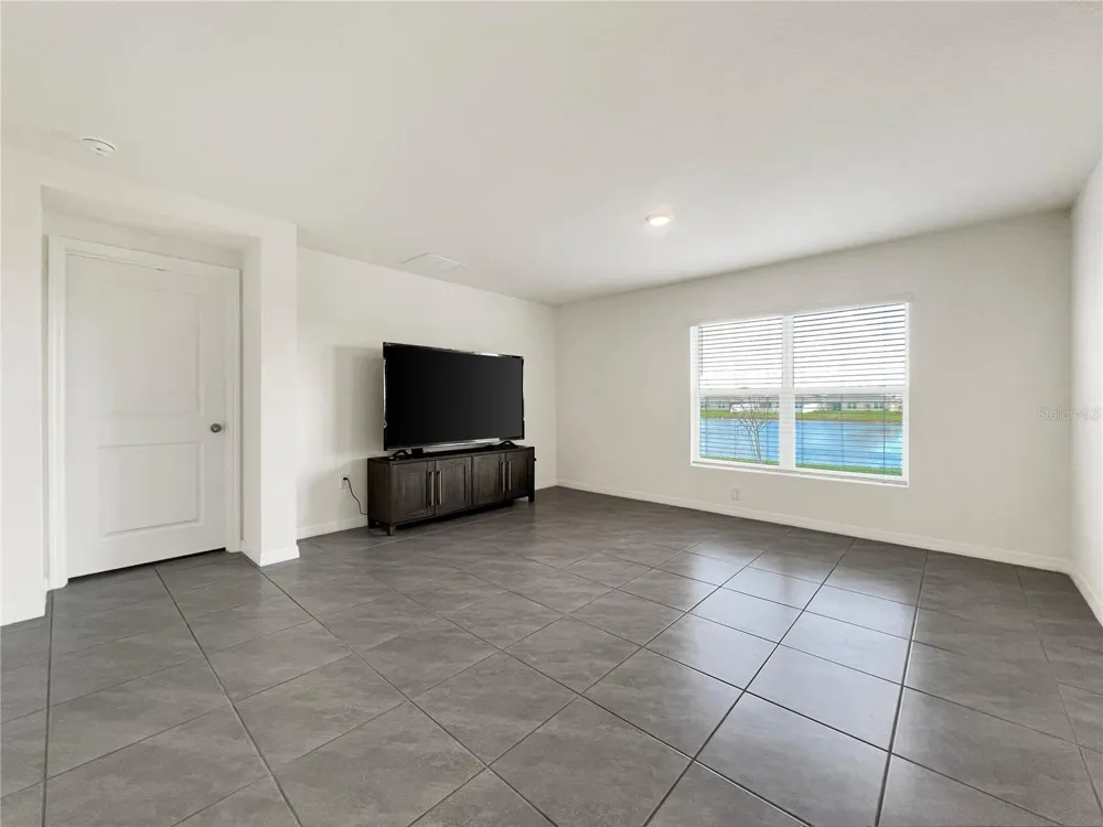 822 WILL SCARLETT AVENUE Ruskin, FL 33570