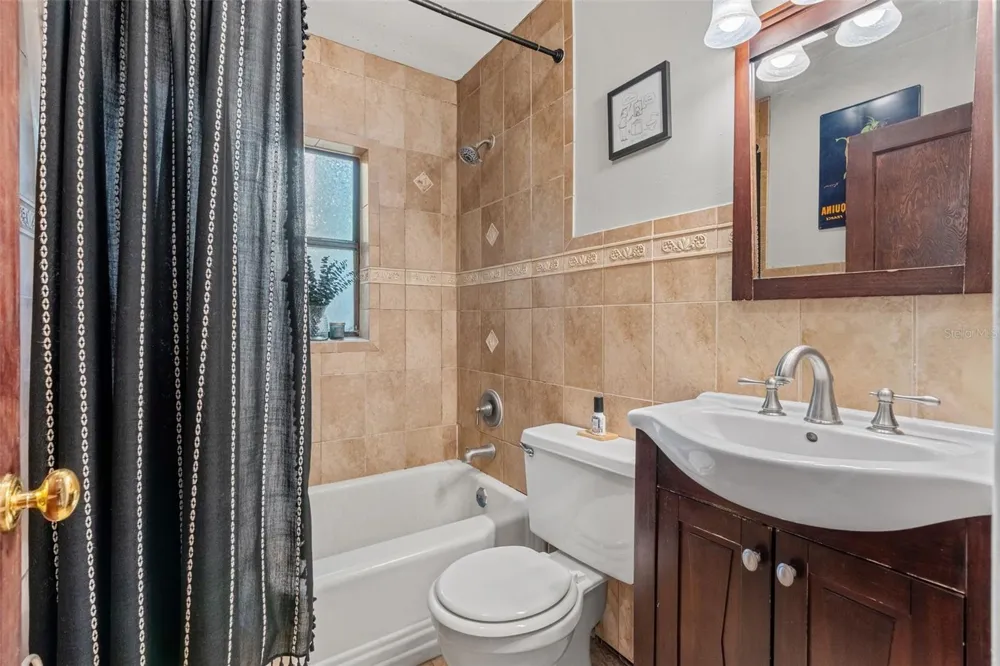 1710 OREGON STREET Orlando, FL 32803