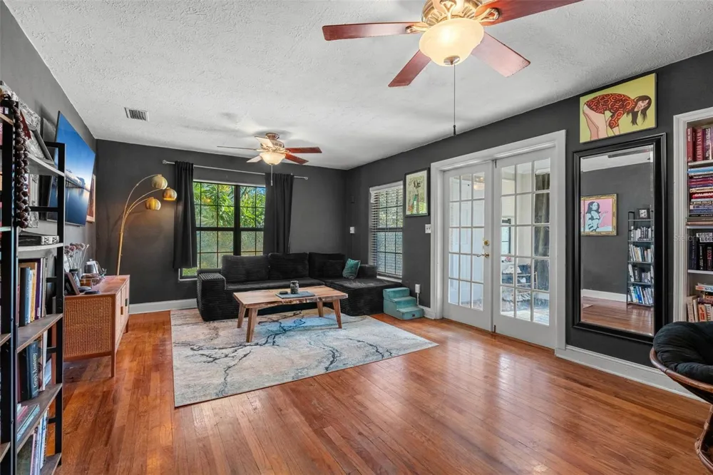 1710 OREGON STREET Orlando, FL 32803