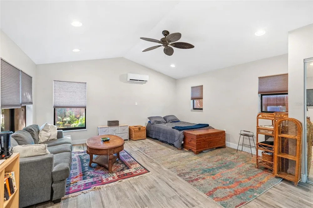 1710 OREGON STREET Orlando, FL 32803