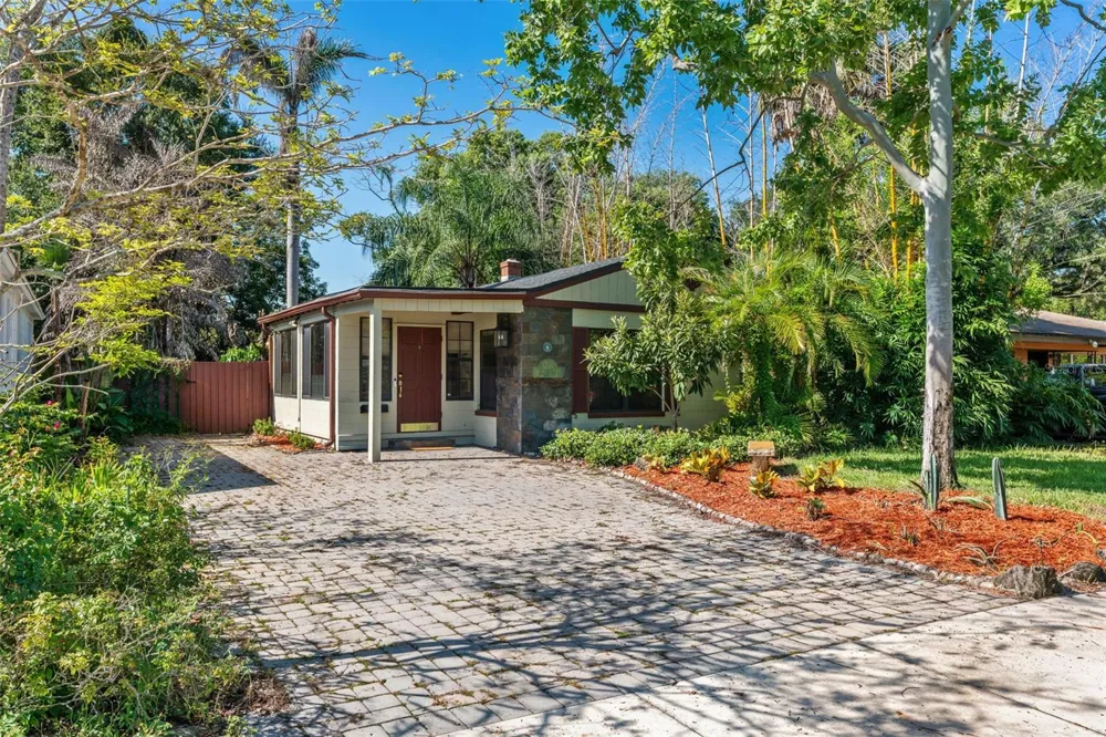 1710 OREGON STREET Orlando, FL 32803