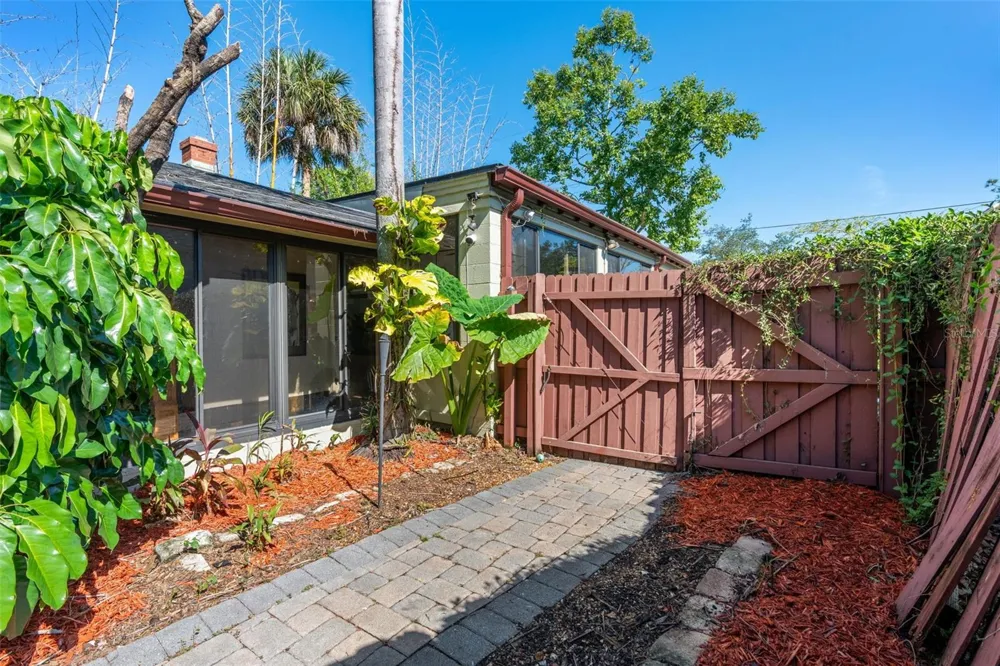 1710 OREGON STREET Orlando, FL 32803