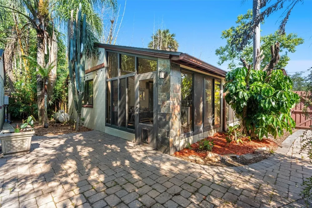 1710 OREGON STREET Orlando, FL 32803